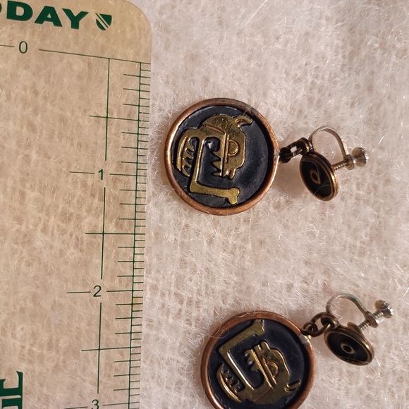 Vintage Mayan Mexican screw back earings - Picture 4 of 5